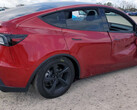 O Model Y 2026 já sofreu um acidente grave sem danos à gaiola de passageiros. (Fonte da imagem: Copart)