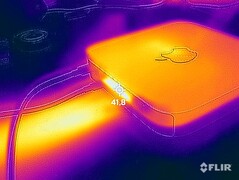 Temperaturas da superfície do teste de estresse após 1 hora: máximo de ~42 °C na saída de ar