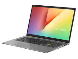 O Asus VivoBook S15 S533EQ-BQ002T, fornecido pela Asus Alemanha.