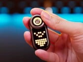 O LoopDot combina uma lanterna com uma tela de matriz de pontos. (Fonte da imagem: LoopGear)