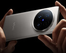 O X200 Ultra seguirá os passos do X100 Ultra, na foto, com três câmeras traseiras. (Fonte da imagem: Vivo)
