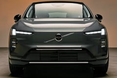As entregas do novo Volvo EX60 já começaram na Europa. O SUV elétrico oferece até 810 quilômetros de autonomia elétrica.