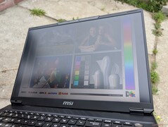 Ao ar livre, com céu nublado