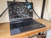 A temperatura média da CPU é de 96 C quando se joga no Dell G16