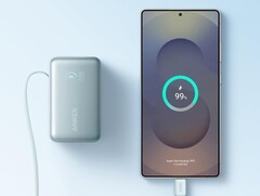 O Nano Power Bank da Anker (10K, 45W, cabo USB-C retrátil integrado) agora está disponível na cor verde (foto). (Fonte da imagem: Anker)