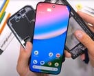 O especialista em desmontagem está bastante impressionado com os componentes internos do Google Pixel 10 Pro XL. (Fonte da imagem: JerryRigEverything)