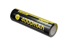 A bateria NL1840R possui uma porta USB para carregamento