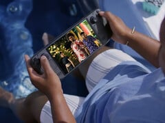 A seleção “Choice” de agosto de 2026 tem um valor total de varejo superior a US$ 180. Na foto: o Steam Deck rodando Like a Dragon: Infinite Wealth.
