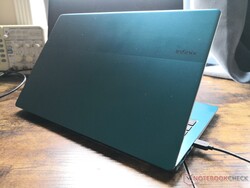 Em revisão: Infinix InBook X2 XL21. Unidade de teste fornecida pelo Infinix