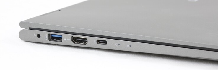 Left: AC adapter, USB 3.0 Type-A, HDMI, USB 3.0 Type-C + Thunderbolt 3