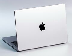 O MacBook Pro ficou significativamente mais caro após um aumento de preço.