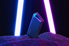 Lexar lança SL660 Blaze USB-C SSD com LEDs RGB por US$ 120 porque 