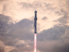 Uma imagem mostrando o lançamento da espaçonave Starship. (Fonte da imagem: SpaceX)