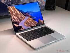 Applediz-se que a atual geração do MacBook Pro da Apple está durando alguns meses a mais do que o esperado anteriormente, M4 MacBook Pro 14 na foto. (Fonte da imagem: Notebookcheck)