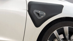 A engenhoca do para-choque e a colocação da câmera no vidro traseiro lembram o Cybercab. (Fonte da imagem: Reddit)