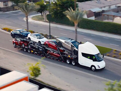 As estações de carregamento do Semi podem ser usadas por outros veículos da Tesla. (Fonte da imagem: Tesla)