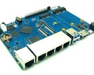 O Banana Pi BPI-R2 Pro tem cinco portas RJ45 com suporte opcional 4G/5G. (Fonte de imagem: BPI)