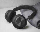 O BeoPlay HX é feito principalmente de alumínio e couro, com a B&O optando por copos de espuma de memória para os ouvidos. (Fonte da imagem: Bang & Olufsen)