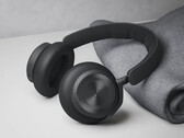 O BeoPlay HX é feito principalmente de alumínio e couro, com a B&amp;O optando por copos de espuma de memória para os ouvidos. (Fonte da imagem: Bang &amp; Olufsen)