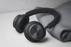 O BeoPlay HX é feito principalmente de alumínio e couro, com a B&amp;amp;O optando por copos de espuma de memória para os ouvidos. (Fonte da imagem: Bang &amp;amp; Olufsen)
