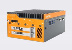 Muitas portas e espaço para uma GPU profissional de nível de desktop SFF. (Fonte da imagem: Onlogic)