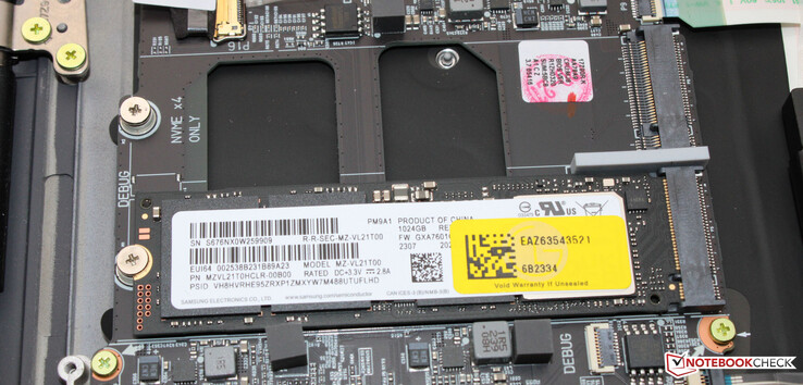 O laptop pode abrigar dois SSDs PCIe 4.