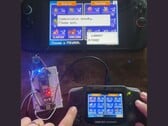 Um microcontrolador que conecta um GBA a um Nintendo Switch 2, permitindo a transferência de Pokémon entre os dois