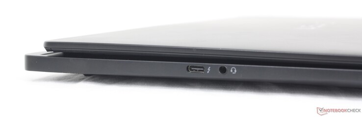 Esquerda: USB-C (40 Gbps) com Thunderbolt 4 + Power Delivery + DisplayPort 1.4, fone de ouvido de 3,5 mm
