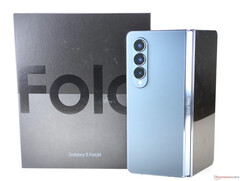 O próximo Galaxy Z Fold pode ter câmeras melhores do que as do Galaxy Z Fold4, fotografado. (Fonte da imagem: NotebookCheck)