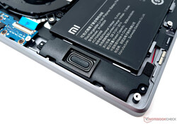 O Mi NoteBook Pro apresenta alto-falantes 2x 2 W estéreo