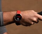 Os smartwatches Active 2 da Amazfit (foto redonda) estão recebendo a atualização 6.7.0.1. (Fonte da imagem: Amazfit)