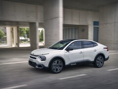 O Citroën ë-C4 X tem um alcance de 223 milhas (~359 km). (Fonte da imagem: Citroën)