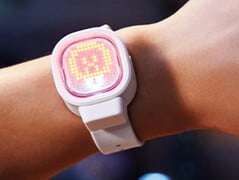 O visor de matriz de pontos da Godox também pode ser usado como pulseira.