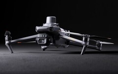 A Mavic 3M contém cinco câmeras e vários sensores avançados. (Fonte de imagem: DJI)