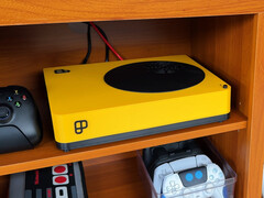 O Playnix tem praticamente o mesmo tamanho de um PS5 original.