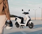 A scooter Honda EM1 e: tem autonomia de até 48 km (~30 milhas). (Fonte da imagem: Honda)