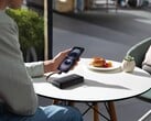 O Zolo Power Bank da Anker com cabo USB-C integrado (foto) já está disponível para pré-encomenda. (Fonte da imagem: B&amp;H Photo)
