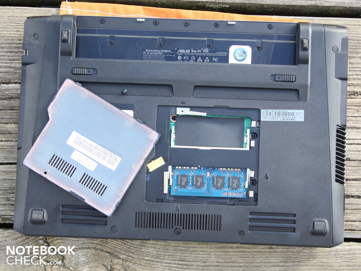 A RAM, o HDD e a bateria foram relativamente fáceis de atualizar (Fonte da imagem: Notebookcheck)