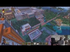 Ao longo de mais de doze anos, o projeto de Minecraft de Mike Tomlin cresceu e se transformou em uma metrópole extensa, repleta de edifícios residenciais, espaços esportivos, lojas e áreas verdes.