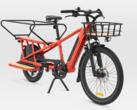 A bicicleta elétrica de carga Decathlon BTWIN R500E agora está disponível na cor vermelha. (Fonte da imagem: Decathlon)