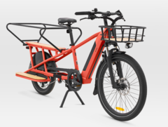 A bicicleta elétrica de carga Decathlon BTWIN R500E agora está disponível na cor vermelha. (Fonte da imagem: Decathlon)