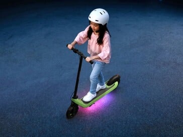 O Segway C2 Go oferece iluminação RGB de 256 cores.