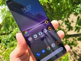 O Xperia 1 IV é um smartphone excepcional aparentemente retido pelo Snapdragon 8 Gen 1. (Fonte de imagem: NotebookCheck)