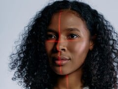 Rosto com linhas de varredura para reconhecimento facial