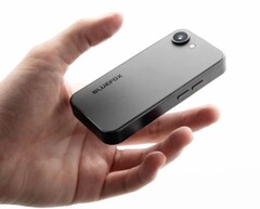 O extremamente compacto Bluefox NX1 vem com uma tela de apenas 4 polegadas na diagonal. (Fonte da imagem: Bluefox)