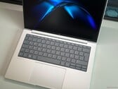 Laptop empresarial de 14 polegadas com excelente autonomia da bateria — Análise do HP EliteBook 8 G2a 14 AI