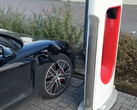 Superchargers Tesla abertos a carros elétricos não-Tesla em um piloto que muda o jogo
