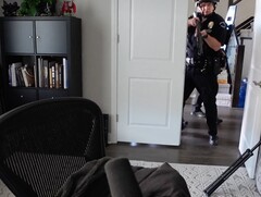 Uma equipe SWAT armada reagiu a uma partida e deteve temporariamente a família de um famoso animador de Twitch (Imagem: Alliestrasza)