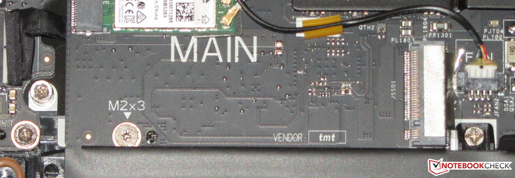 Existe um espaço para uma segunda SSD NVMe.
