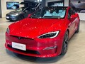 O Modelo S Tesla 2022 atualizado vem com novos faróis, faróis traseiros e uma nova porta de carga para alguns mercados (Imagem: Caster)